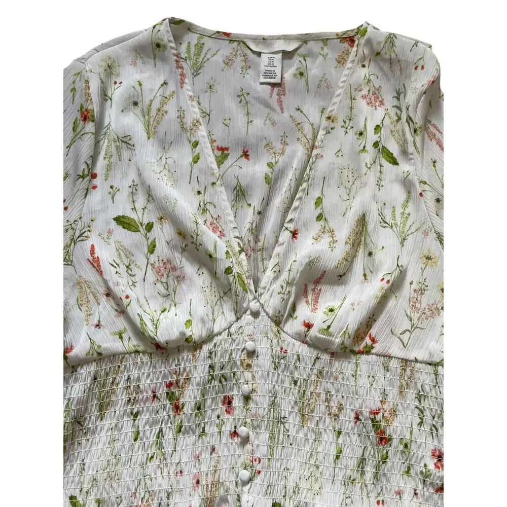 H&M Cropped Vneck Top Smocked Cream Floral Med Feminine Coquette Dainty Cottage - Picture 5 of 9